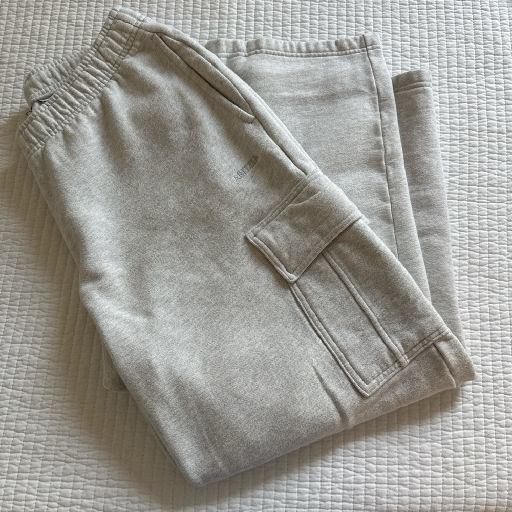 Aritzia Light Gray Cargo Joggers
